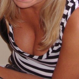 Qui pour partager un moment ? Clara - rencontre-Milf-Dijon