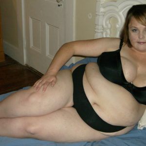 Aimant la nudité, cherche malgré tout Julie - rencontre-Naturiste-Annecy