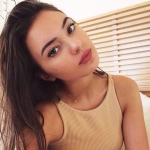 Un flirt qui fait monter la température Sofia - rencontre-Teen-Montauban
