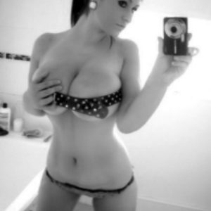 Chaleur, complicité, folie Valentina - rencontre-Milf-Toulouse
